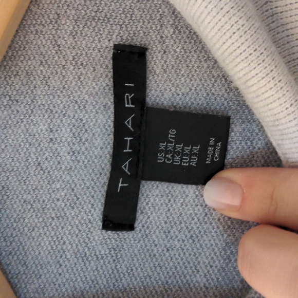 Tahari sweater - Picture 2 of 4